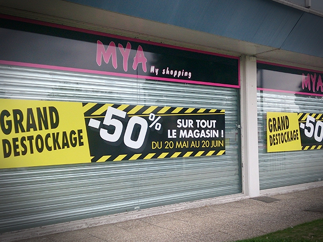 Habillage vitrine Mya