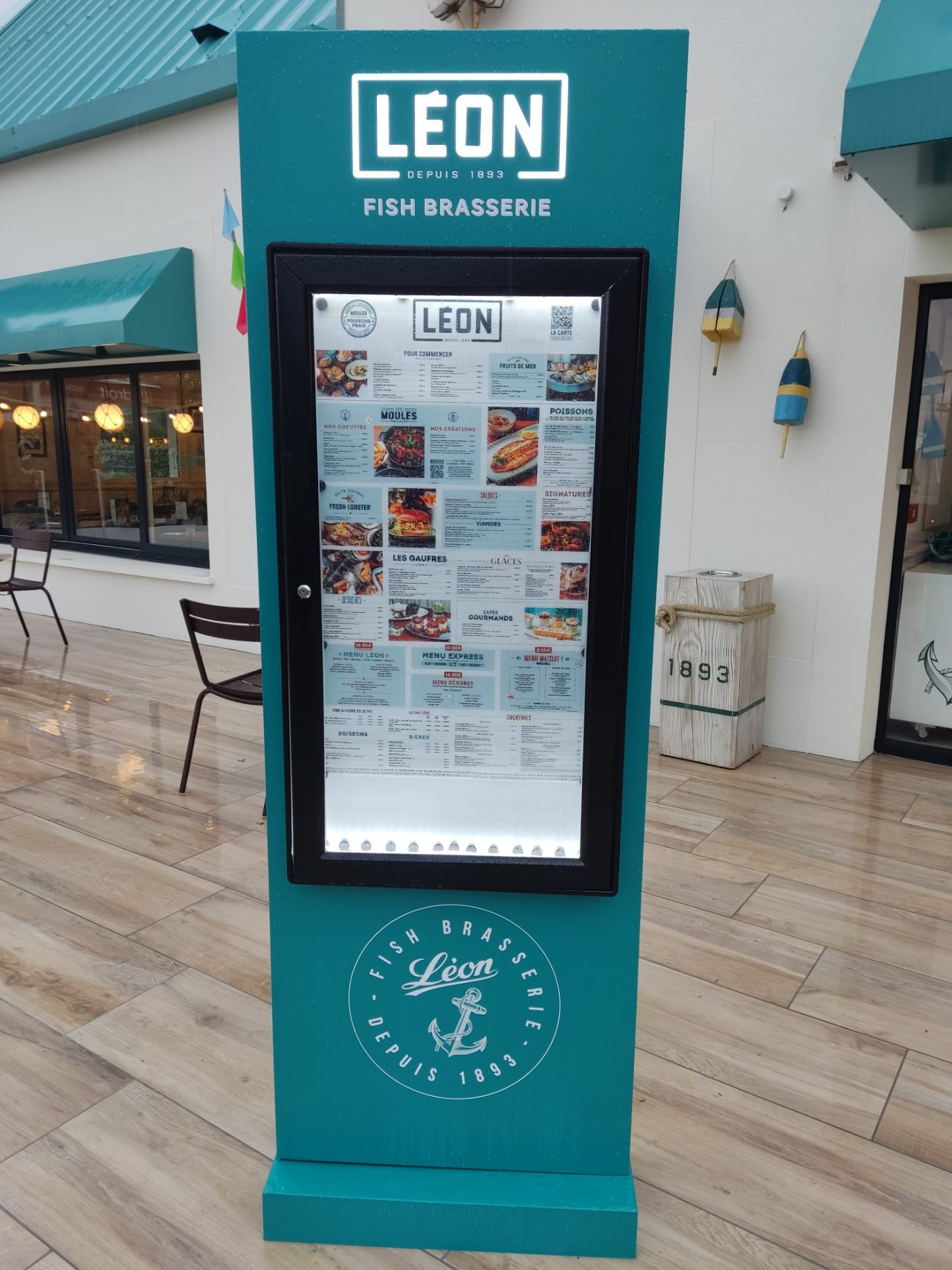 Signalétique Extérieure : L'Impact Visuel pour Valoriser Vos Espaces
